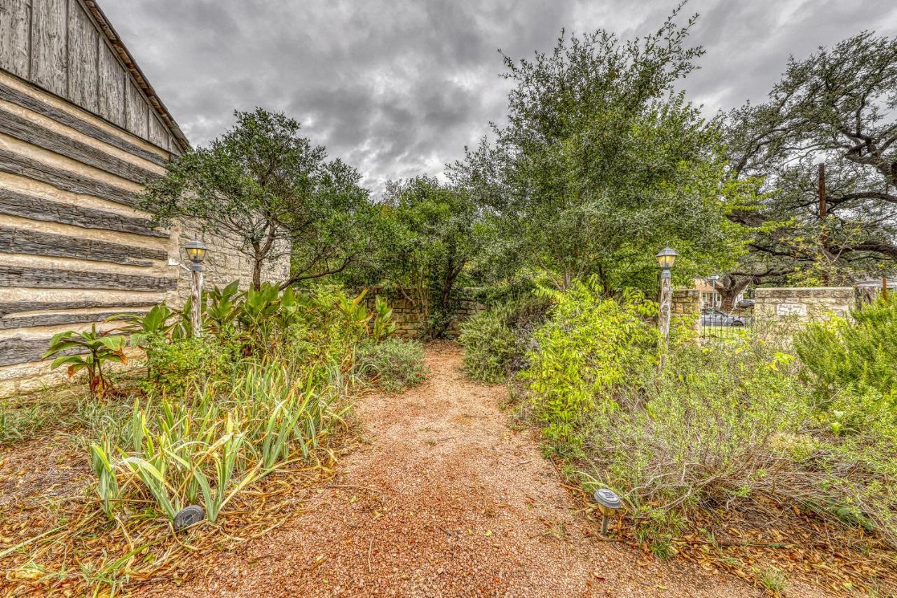 Town Creek Log Cabin Villa Fredericksburg Exterior photo