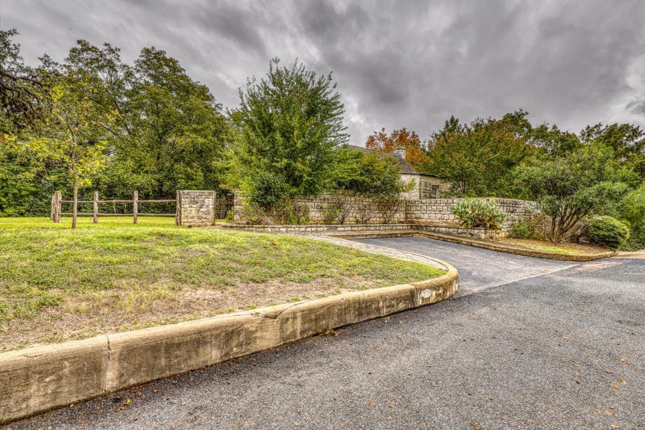 Town Creek Log Cabin Villa Fredericksburg Exterior photo